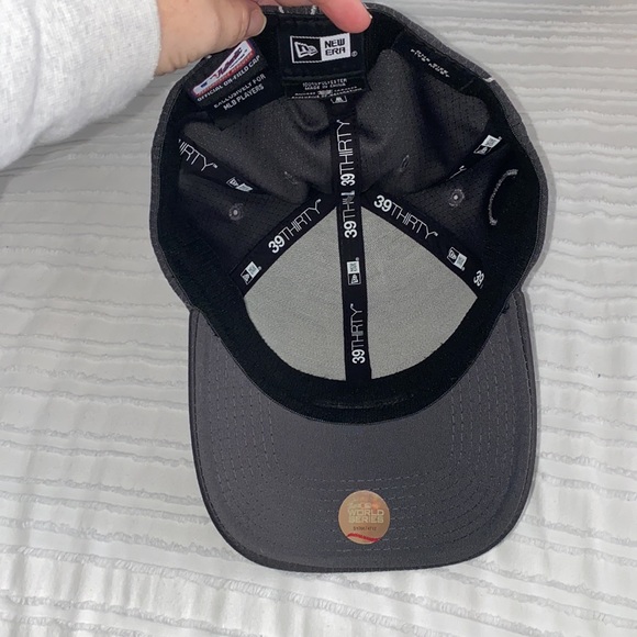 NEW New Era 2018 Boston World Series ChampS LOCKER ROOM HAT - Picture 3 of 4